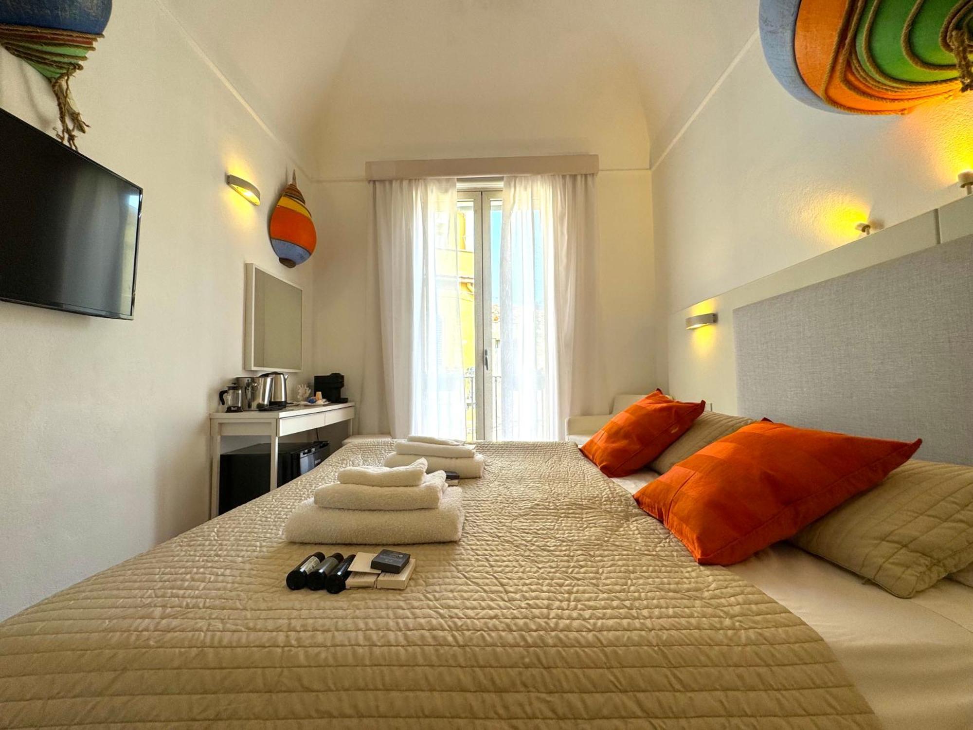 B&B Antichi Colori Чинизи Экстерьер фото